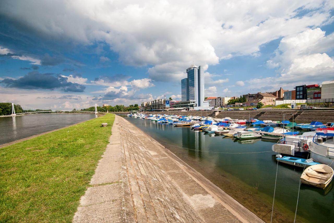 Riverview Apartment Όσιγιεκ Εξωτερικό φωτογραφία