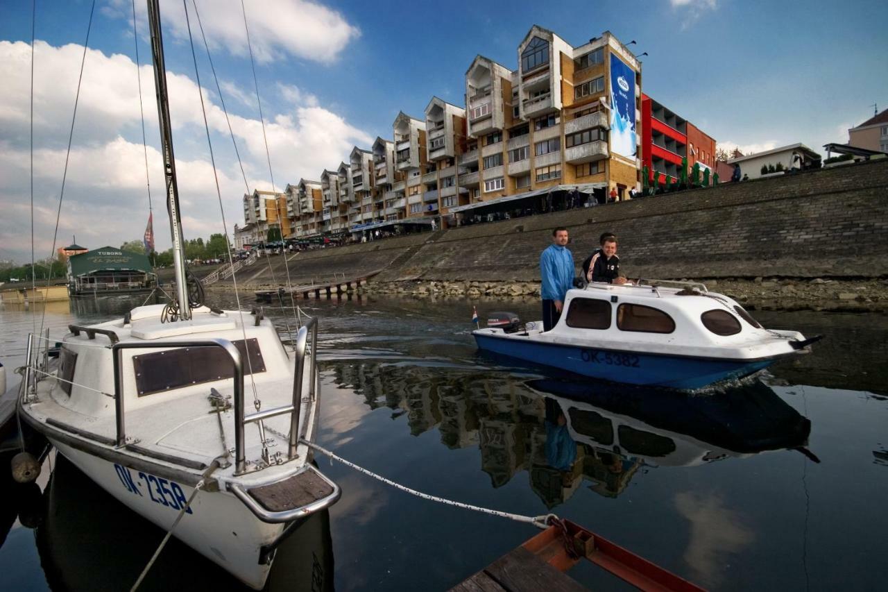 Riverview Apartment Όσιγιεκ Εξωτερικό φωτογραφία