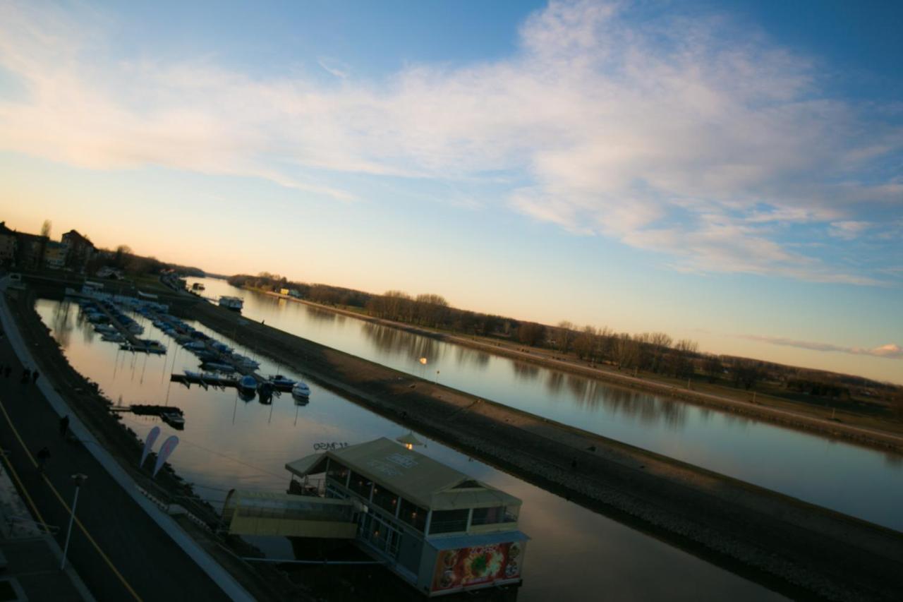 Riverview Apartment Όσιγιεκ Δωμάτιο φωτογραφία